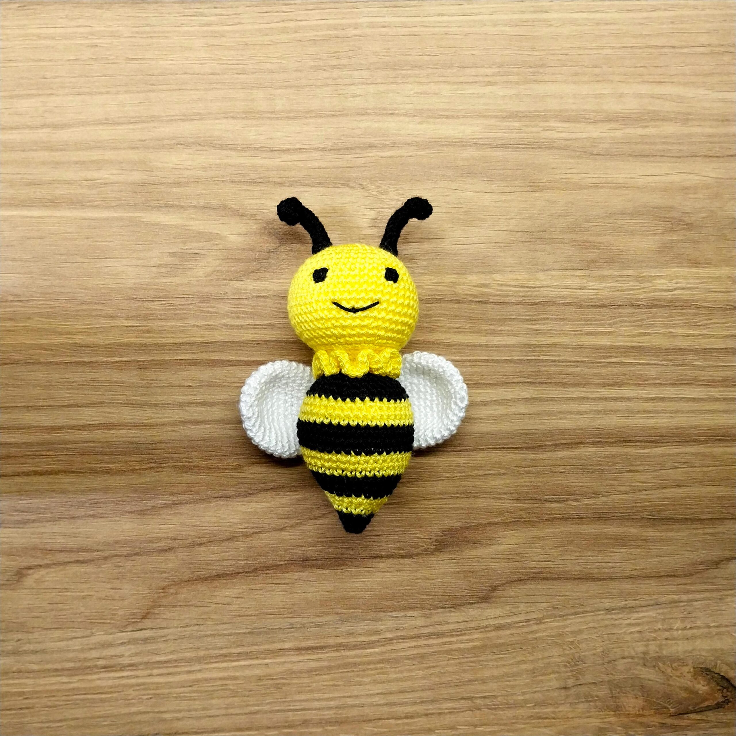 crochet bee