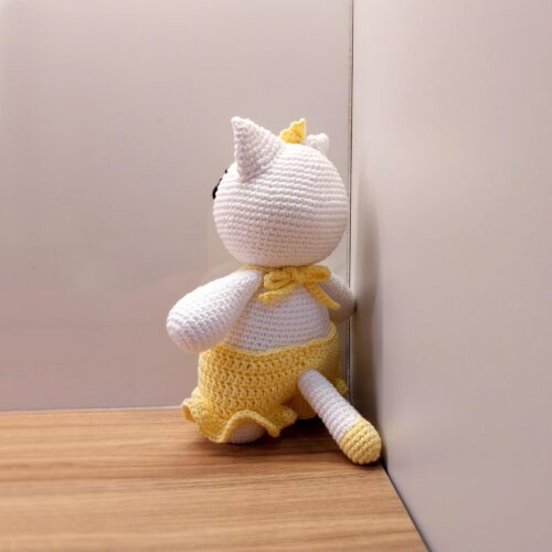 Crochet chubby cat