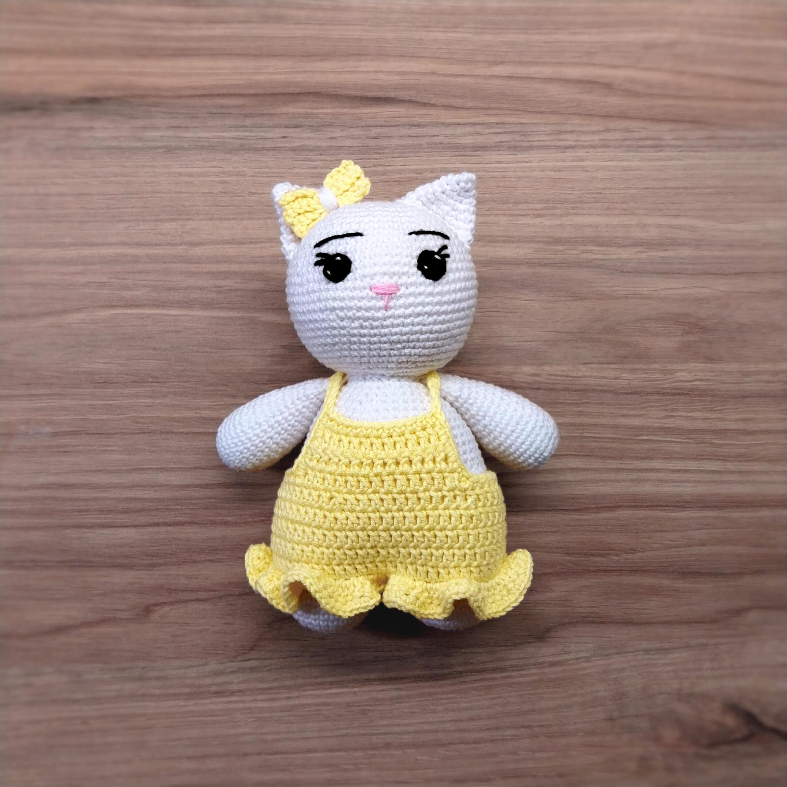 Crochet chubby cat