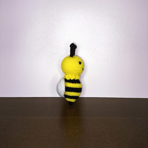 Crochet bee