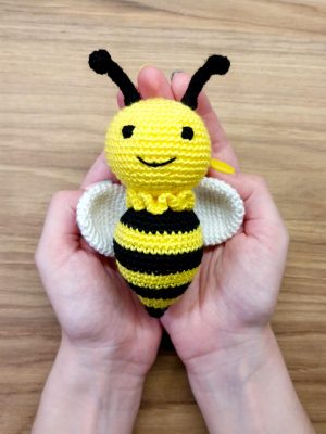 crochet bee